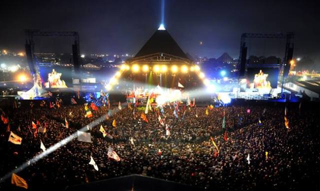 El impresionante escenario Pirámide del festival de Glastonbury.