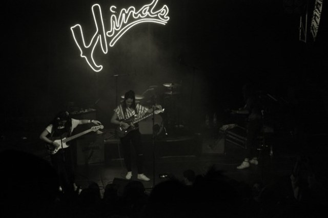 Hinds durante su concierto en la Joy Eslava