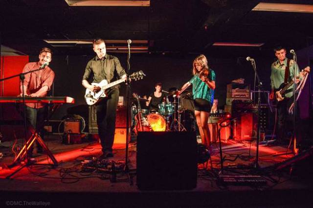 Los canadienses Rah Rah durante uno de sus conciertos.