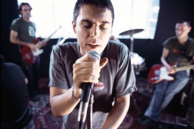 Iván Ferreiro durante su etapa con Los Piratas