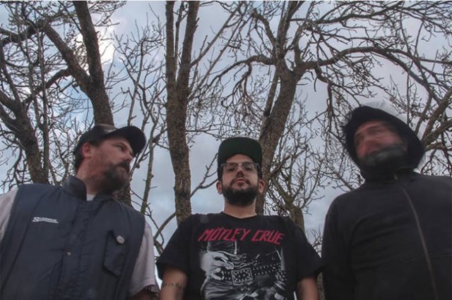 El Lobo En Tu Puerta