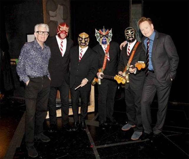 Nick Lowe y Los Straitjackets tocarán en Gijón