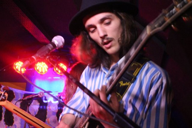 Holy Bouncer presentó su nuevo trabajo ¨Hippie Girl Lover¨