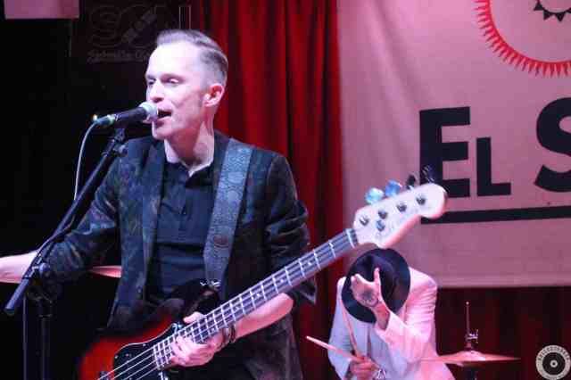 Embusteros en la sala El Sol