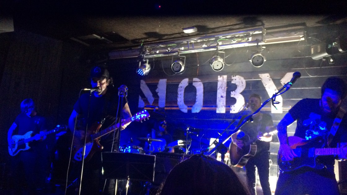 L.A.presentando en directo su nuevo trabajo