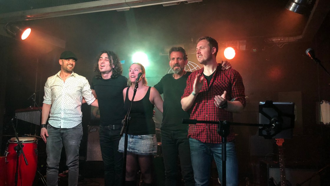 Éclaire finalizo su gira ¨Meow¨