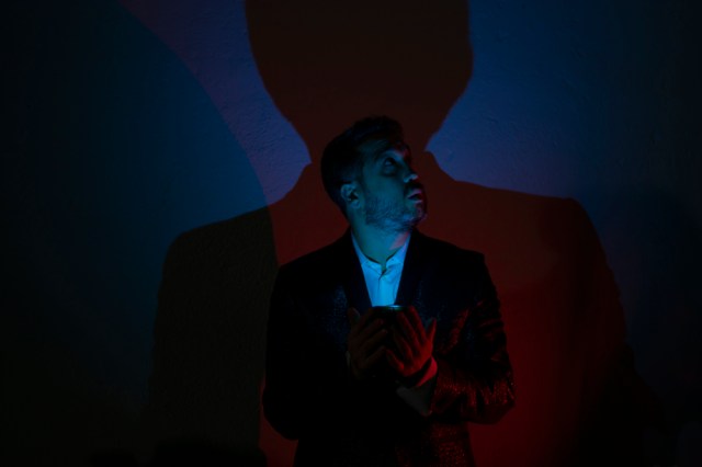 Aníbal Gómez nos presenta Ruido Paraíso