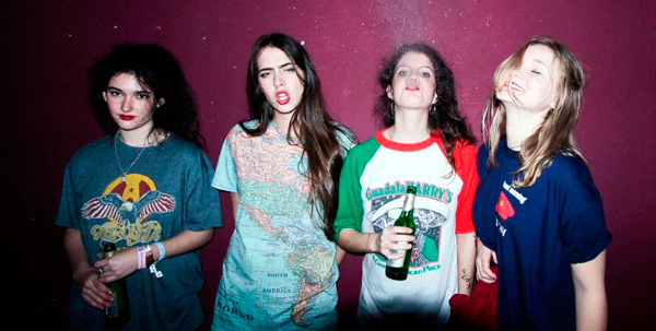 Hinds despide 2018 en Razzmatazz